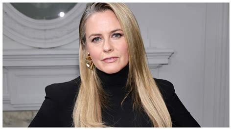 Clueless star Alicia Silverstone poses naked for PETA